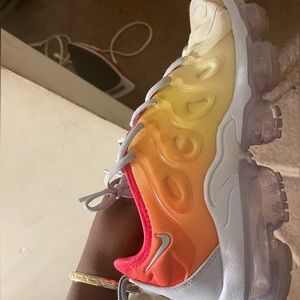 Nike Air Vapormax plus “Sunrise” Womens 8.5